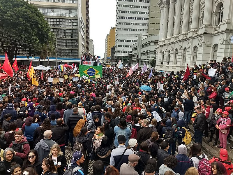 A greve geral da educação contra os cortes é destaque da Rede Lula Livre de hoje (15) – 15/05/2019